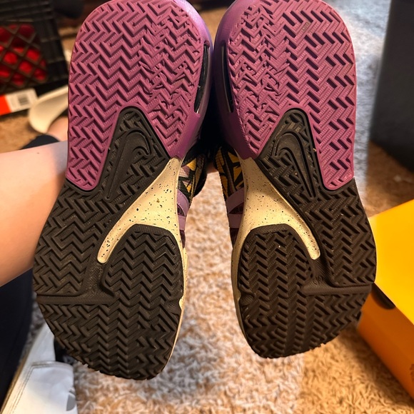 Lebron Witness VII SE (GS) - Picture 6 of 6